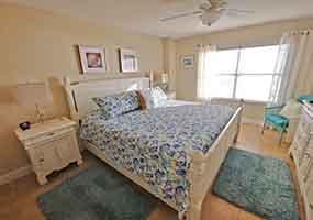 Oceanfront Master Bedroom King Bed